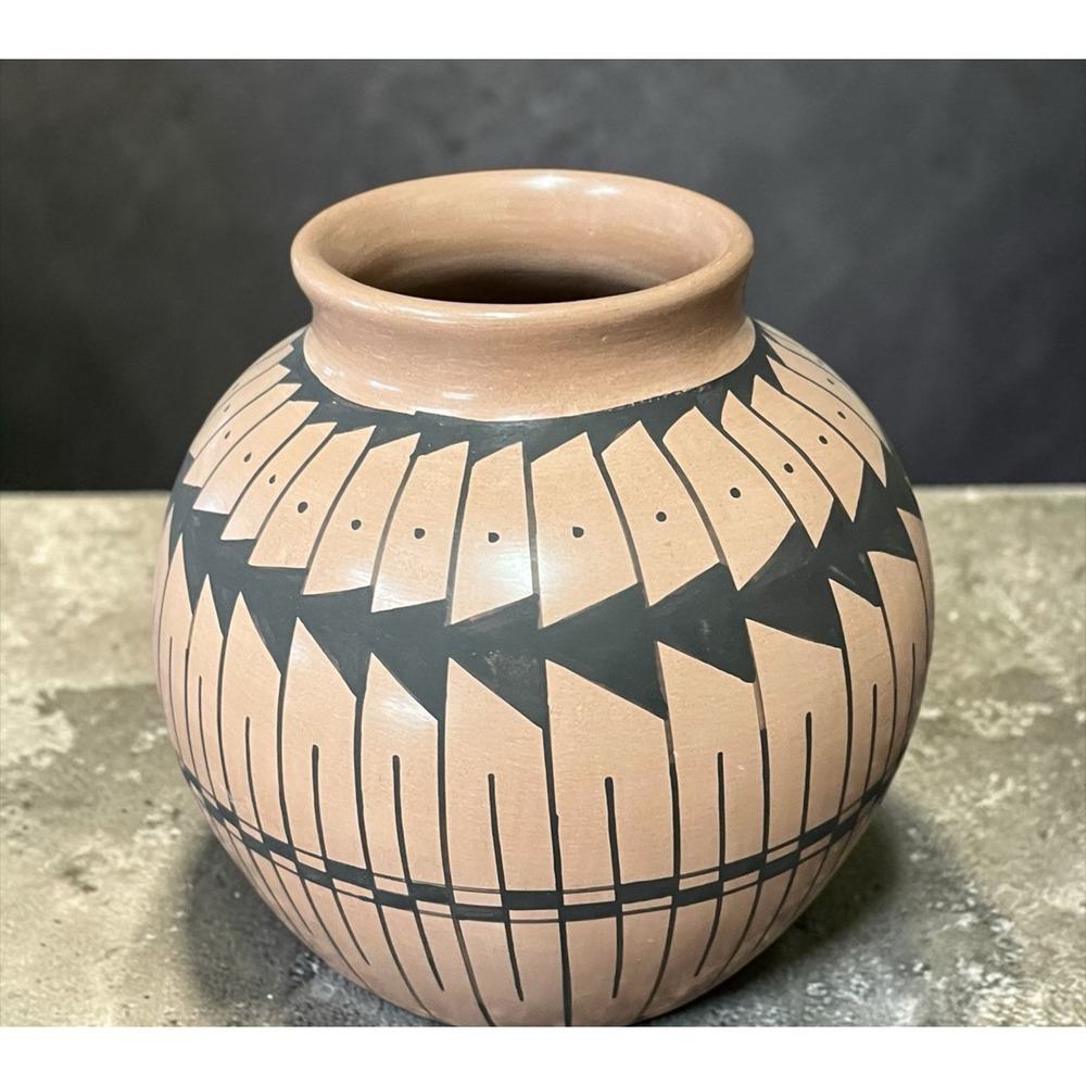 Mata Ortiz Pottery Olla Vase Abigail Marin Paquime Folk Art Mexican Ceramic Clay